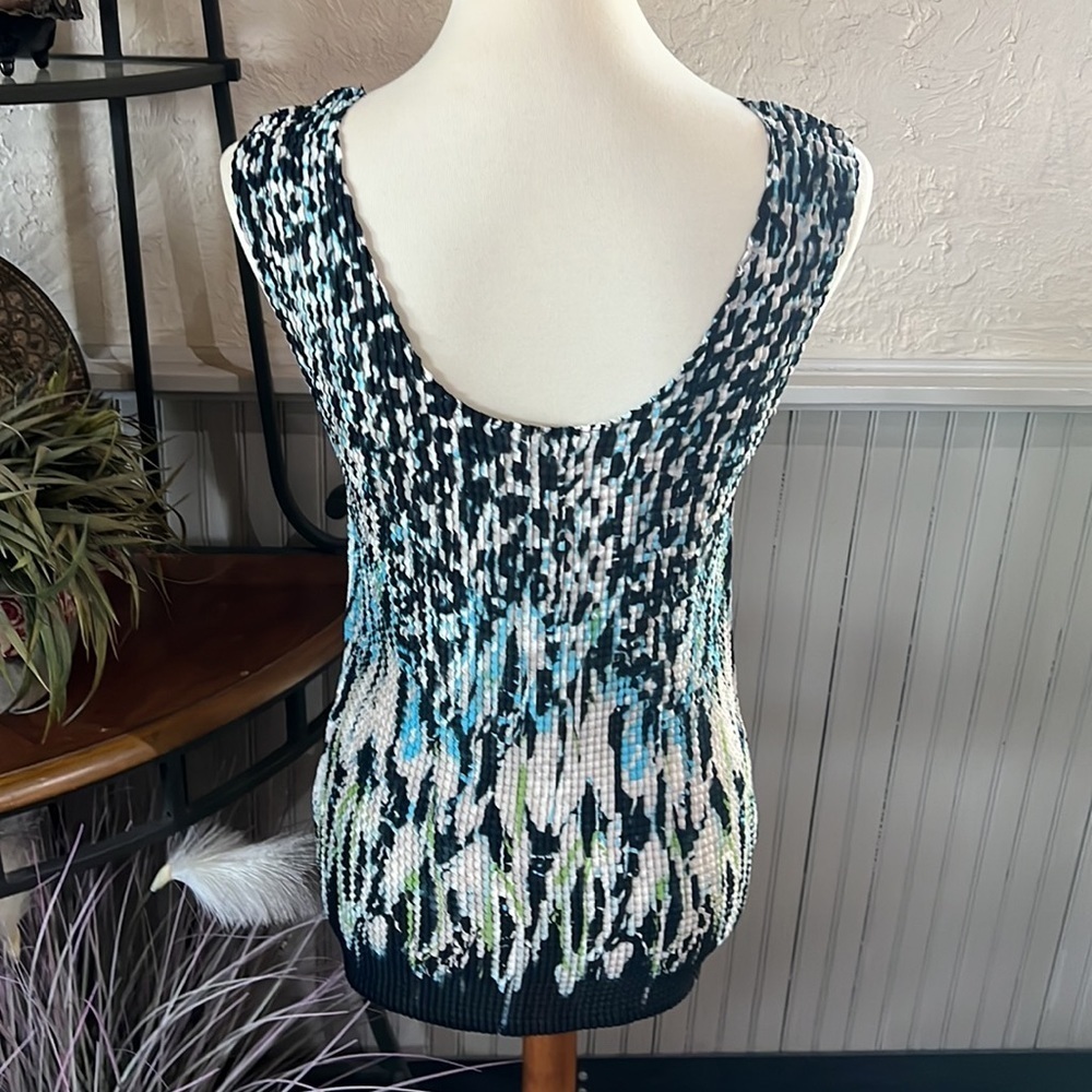 Pretty Blouse - Picture 2 of 5
